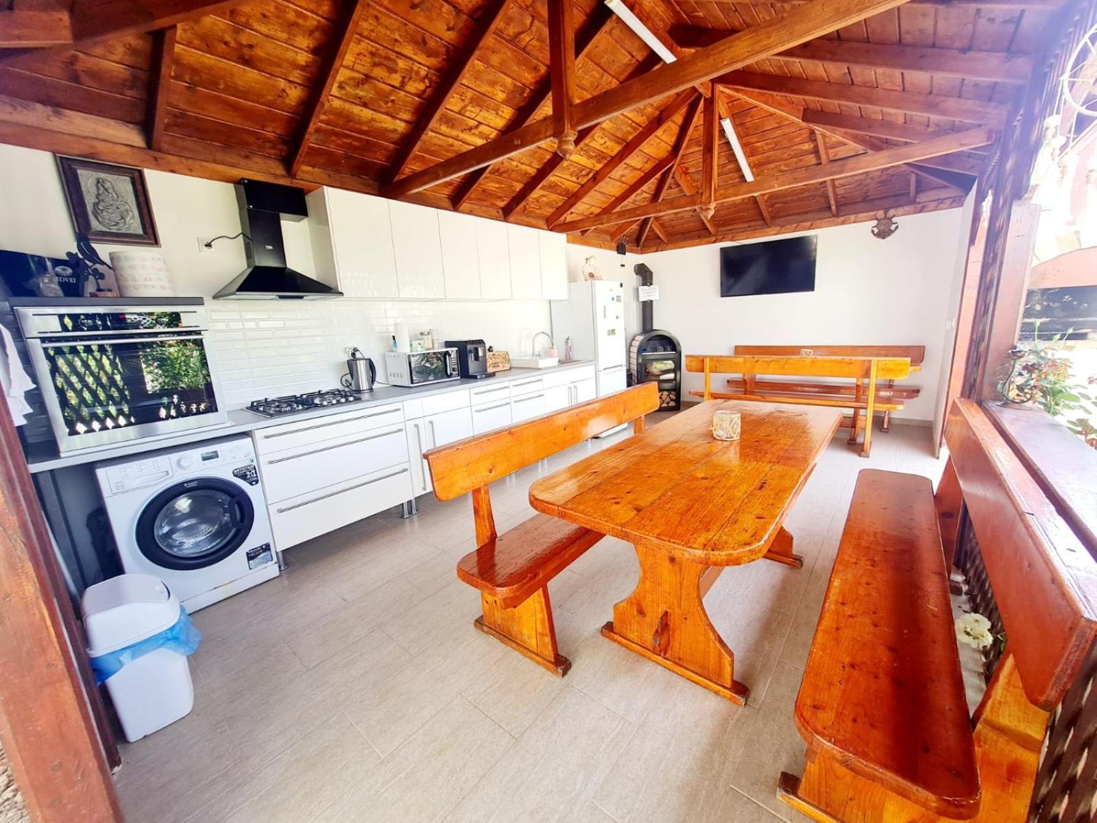 Casa Nicola Homestay *